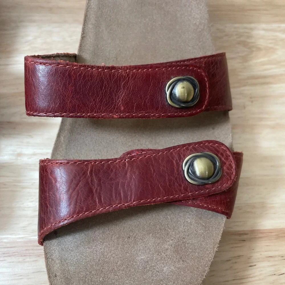 Dansko Red Leather Wedge Sandals Adjustable Straps Brass Hardware‎ Size 41